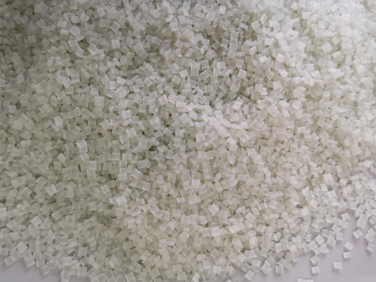 從刷絲的角度談?wù)凱A612塑料的特性